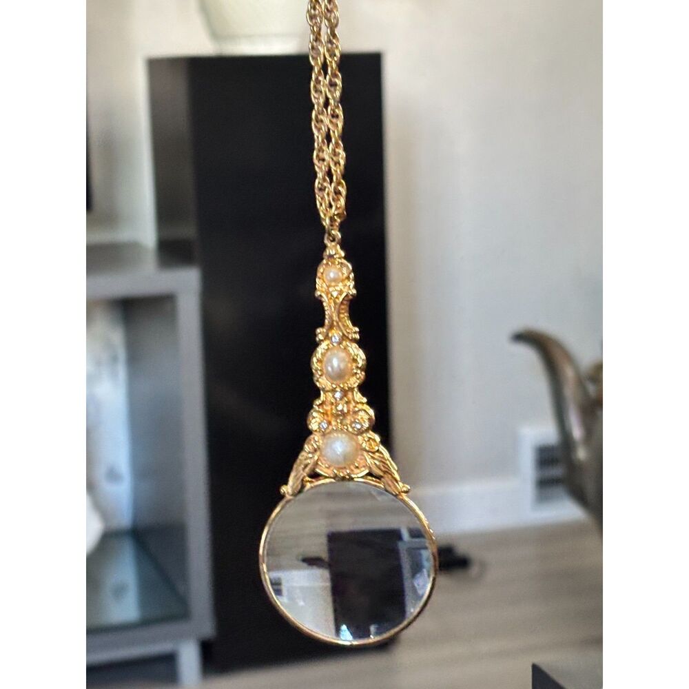 Vintage Joan Rivers Magnifying Glass Necklace
